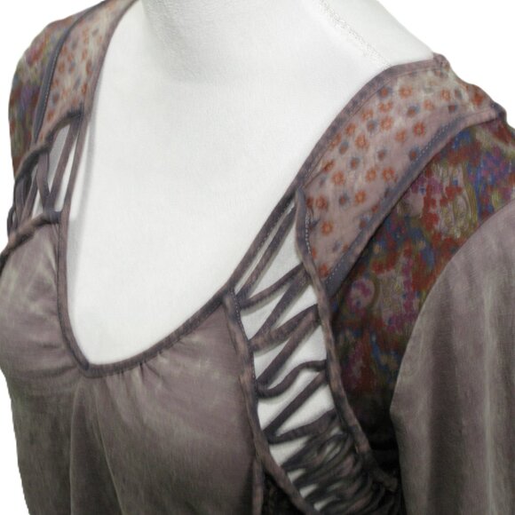 Gimmicks by BKE Boho Cutout/Slit Back Knit Top Size XS - Picture 2 of 7